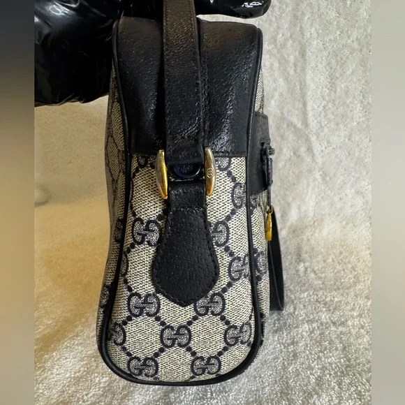 🚨SOLD🚨Gucci Vintage GG Monogram Supreme Sherry Web Ophidia Camera Shoulder Bag. - Picture 3 of 16